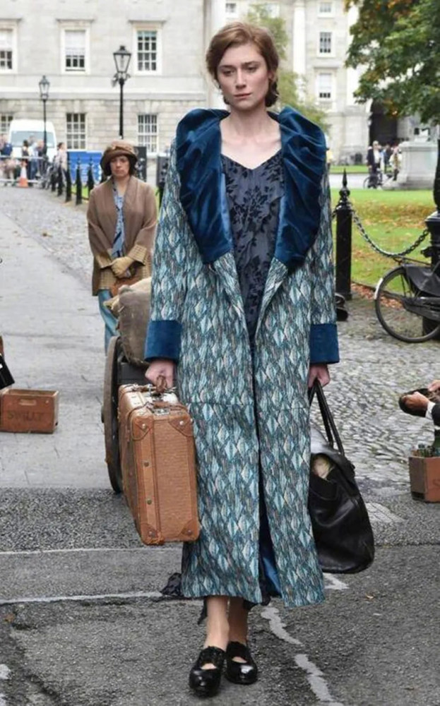 《信条》女主角伊丽莎白.德比齐:身高1米91的"巨型美女"