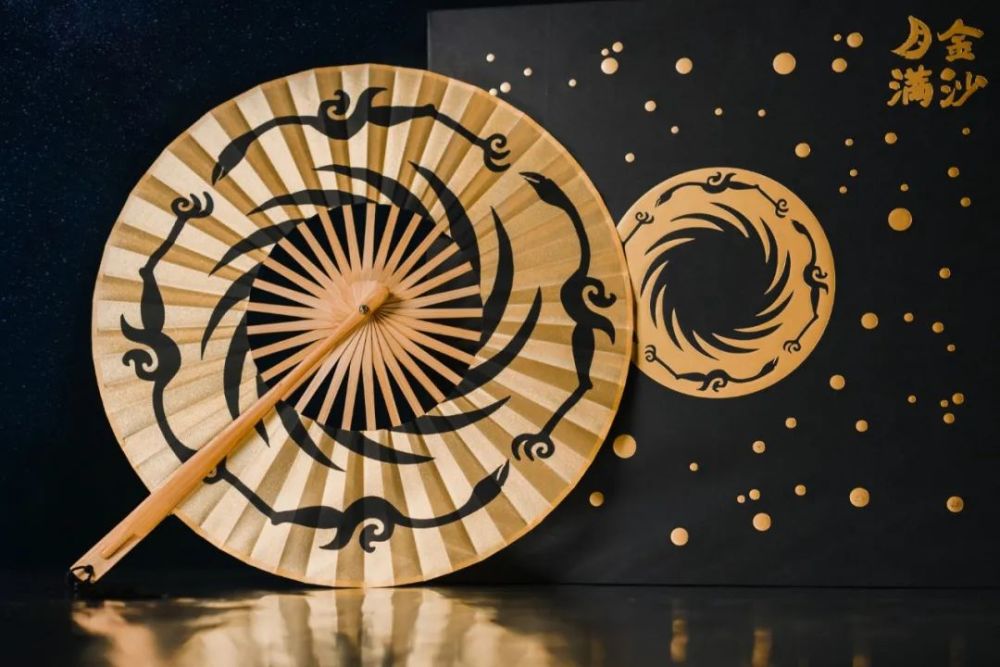 月饼|能吃的“太阳神鸟”、超酷的月球灯·今年的文创月饼，爱了爱了