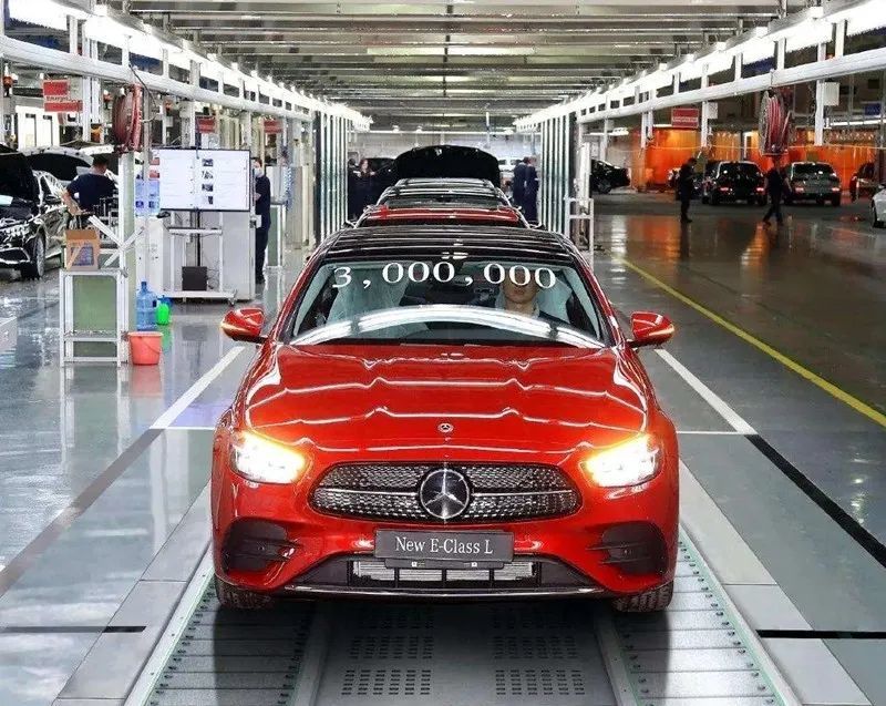 北京奔驰|北京奔驰新E级下线，新车3大亮点两款外观套件！