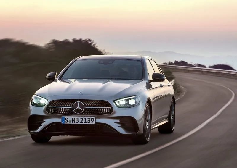 北京奔驰|北京奔驰新E级下线，新车3大亮点两款外观套件！