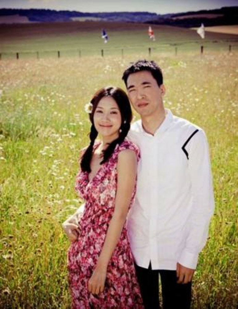 徐静蕾|徐静蕾罕晒与黄立行旧照秀恩爱，回忆两人甜蜜画面直呼当初好可爱