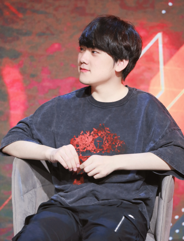 tes伙食太好阿水出镜胖成uzi网友现在最少两百斤