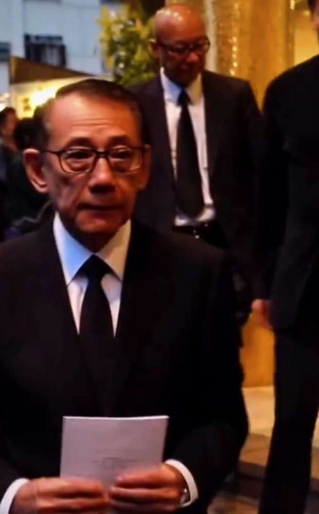 刘銮雄|刘銮雄近况曝光，参加霍英东原配吕燕妮葬礼，身形消瘦，还遇到前女友李嘉欣