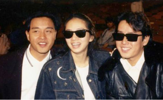 让我们将思绪拉回上世纪的九十年代初,随着张国荣,谭咏麟,梅艳芳等人