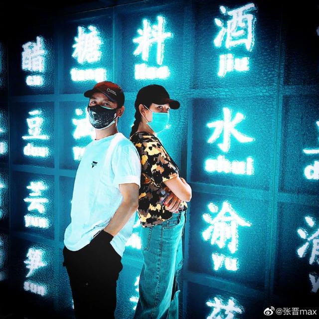 张晋|影帝张晋低调现身街头，竟无一人认出？遭网友调侃人已过气