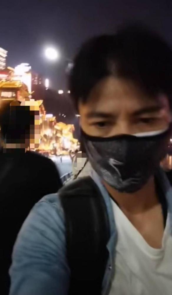 张晋|影帝张晋低调现身街头，竟无一人认出？遭网友调侃人已过气