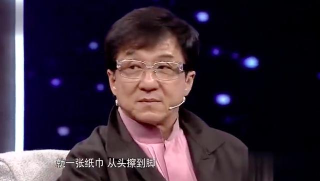 成龙|成龙豪宅因欠税才无法过户？被曝太节俭连别人掉下的饭粒都捡来吃