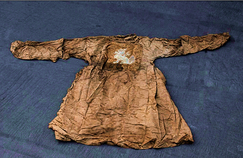 国宝|一位清官，500年后坟墓被挖，墓中没有金银，一身衣服成为国宝