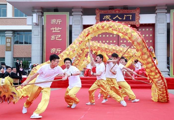 龙狮俱乐部|龙狮、粤剧、风筝……中华文化瑰宝在职校“争奇斗艳”