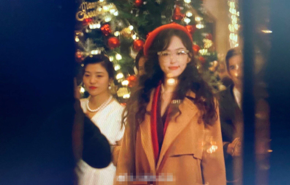 唐嫣|唐嫣产后复出拍戏再搭档胡歌，俩人并肩而行有说有笑满满回忆杀