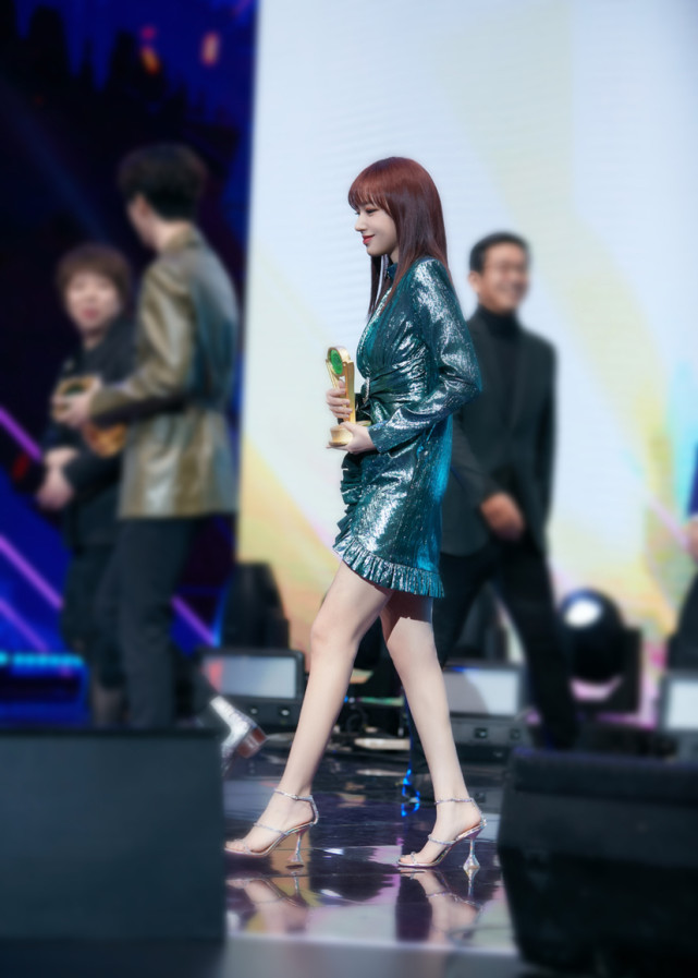 都说程潇是大象腿穿上恨天高后我承认王思聪眼光独到