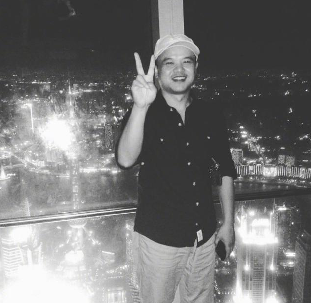 黄子韬|黄子韬晒父亲病床前近照，被病痛折磨骨瘦如柴，胳膊同孩童般粗细