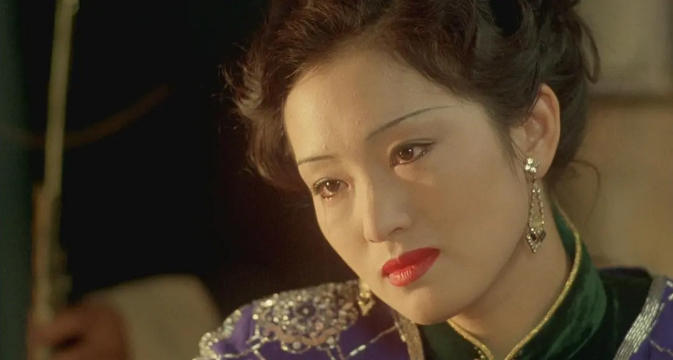 巩俐|上映25年，全片没有一处删减，巩俐最性感的电影，终成影史经典