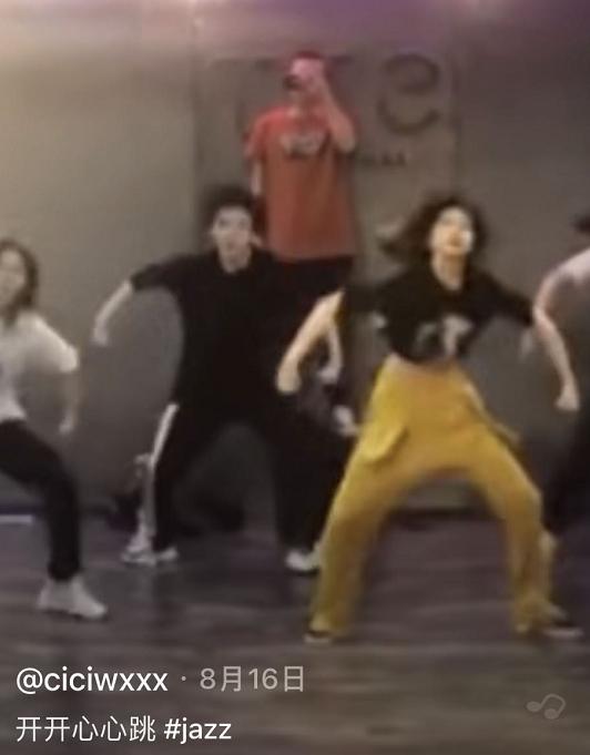 汪峰|葛荟婕不满小苹果玩视频社交软件，喊话汪峰：别让孩子看了！