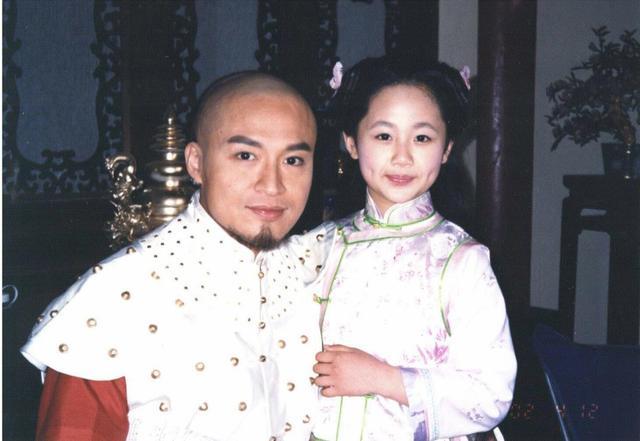 杨紫|花22年“迷恋”赵薇，杨紫果然是女明星中的社交典范