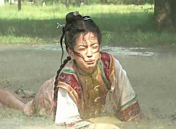 杨紫|花22年“迷恋”赵薇，杨紫果然是女明星中的社交典范