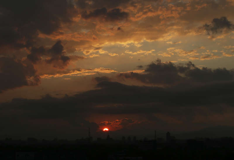 中青报·中青网|日落西山红霞飞