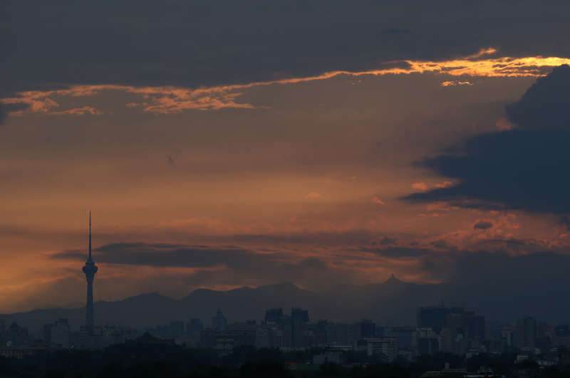 中青报·中青网|日落西山红霞飞