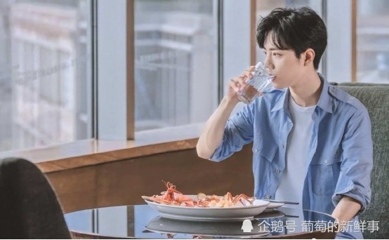 最美逆行者|肖战新剧上新闻联播，还登陆了泰国热搜，又被康辉点赞