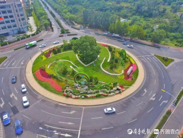 9月15日,济南旅游路西段的太和广场园林景观改造工程日前已全面完工