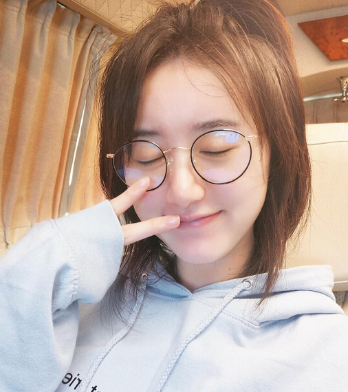 袁冰妍高清镜头下,没了八级美颜的她,这生图状态真有28岁?