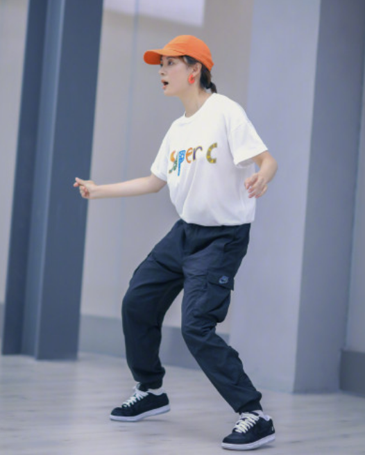 金鹰奖|第30届金鹰奖提名名单出炉：易烊千玺实至名归，赵丽颖孙俪并列