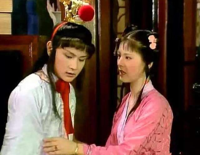 袭人|靠心机取得王夫人信任，贾母与王夫人之间的矛盾加剧，也因此人