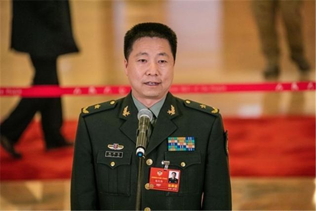 杨利伟|杨利伟返回地球后，为何现在都看不到他身影了？