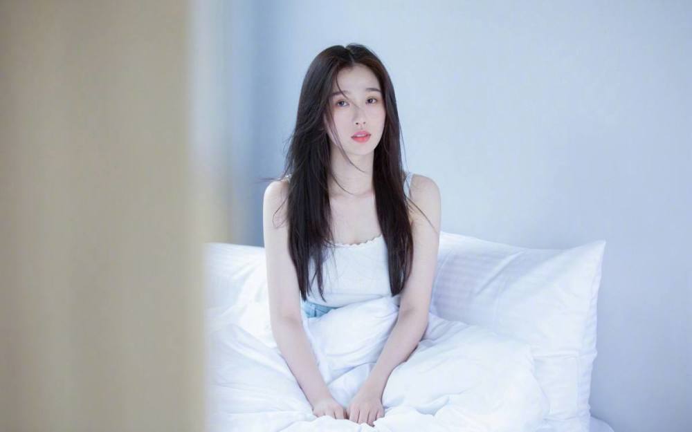 流量明星|金鹰奖公布提名，流量明星粉丝疯狂控评，王一博赵丽颖粉丝最过分