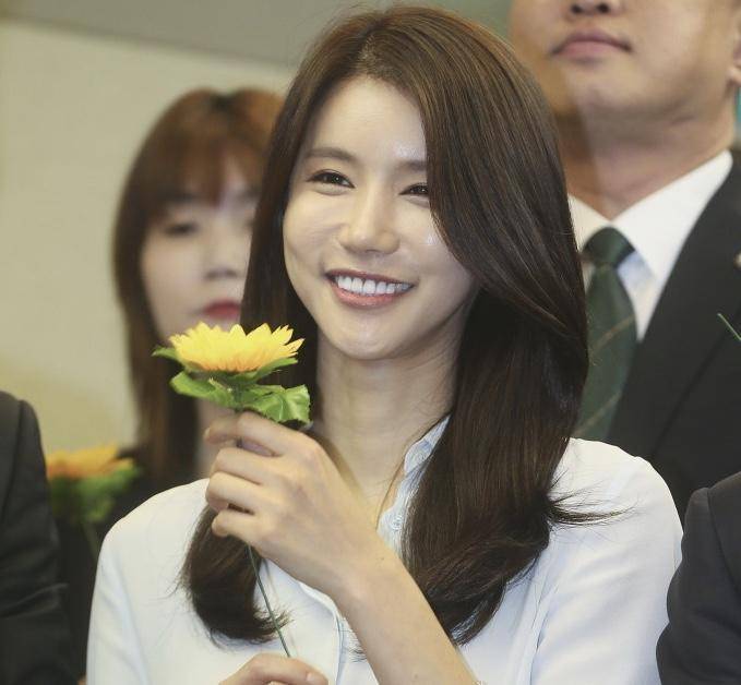 韩国_娱乐|一路走好！36岁韩国女星今日出殡，生前长期遭网络暴力疑自杀身亡