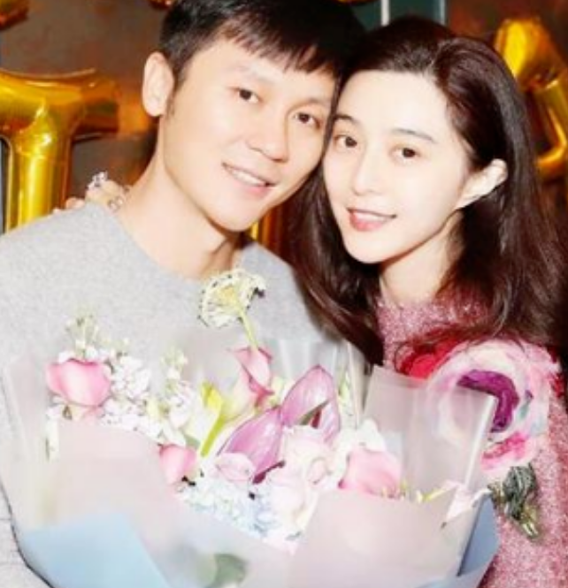 范冰冰|范冰冰和神秘男共度生日，亲密合影引人猜测，男子身份揭两人关系