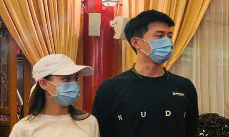 何超莲|豪门三太准女婿窦饶近日带女友何超莲回西安游玩并观看演出