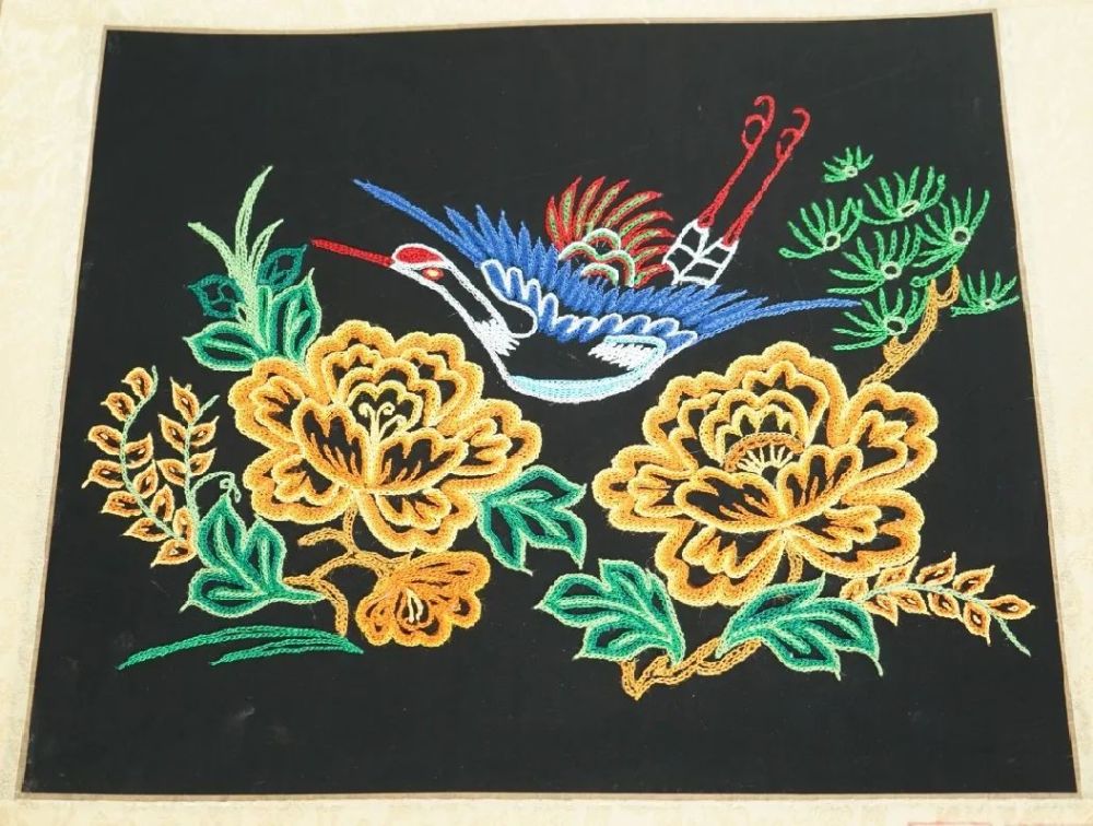 一〇四团哈萨克族刺绣之美,挡都挡不住!_腾讯新闻