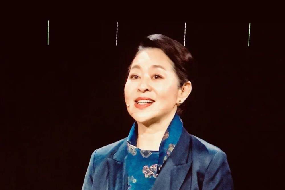 大幕开启|央视新综艺《大幕开启》即将开播，主持人倪萍张蕾解码红色舞台剧