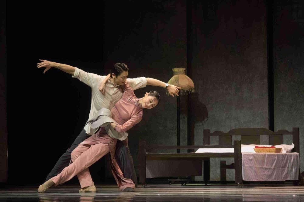 大幕开启|央视新综艺《大幕开启》即将开播，主持人倪萍张蕾解码红色舞台剧