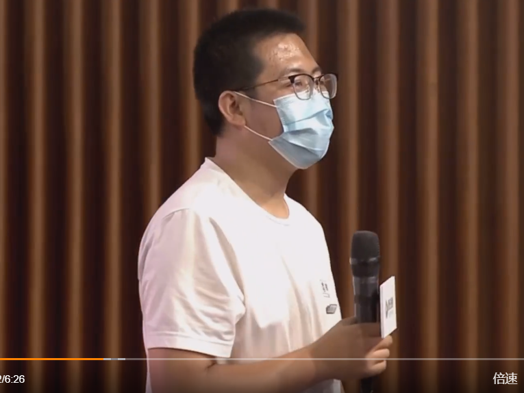 赵今麦|17岁赵今麦现身清华园，男粉巧遇后的反应成亮点，追星族都懂