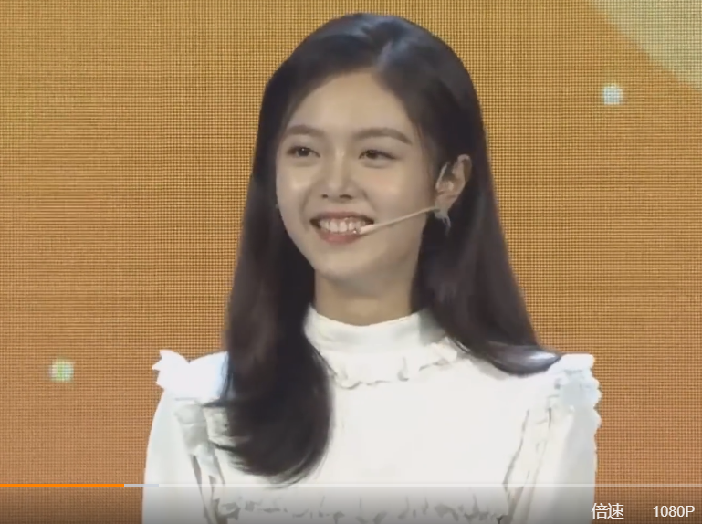 赵今麦|17岁赵今麦现身清华园，男粉巧遇后的反应成亮点，追星族都懂