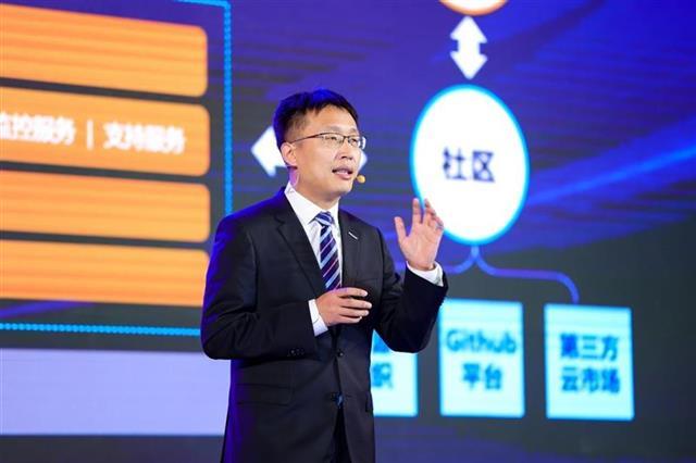 浪潮国际副总裁刘成明进一步阐述,"未来企业"是企业数字化转型的目标