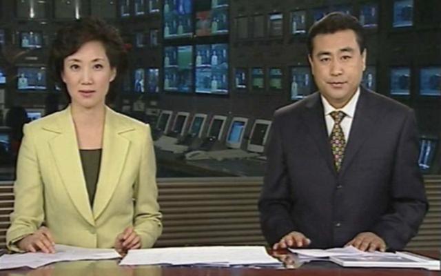 李修平|3次高考落榜，两段婚姻无儿无女，央视主播李修平57岁仍是女神