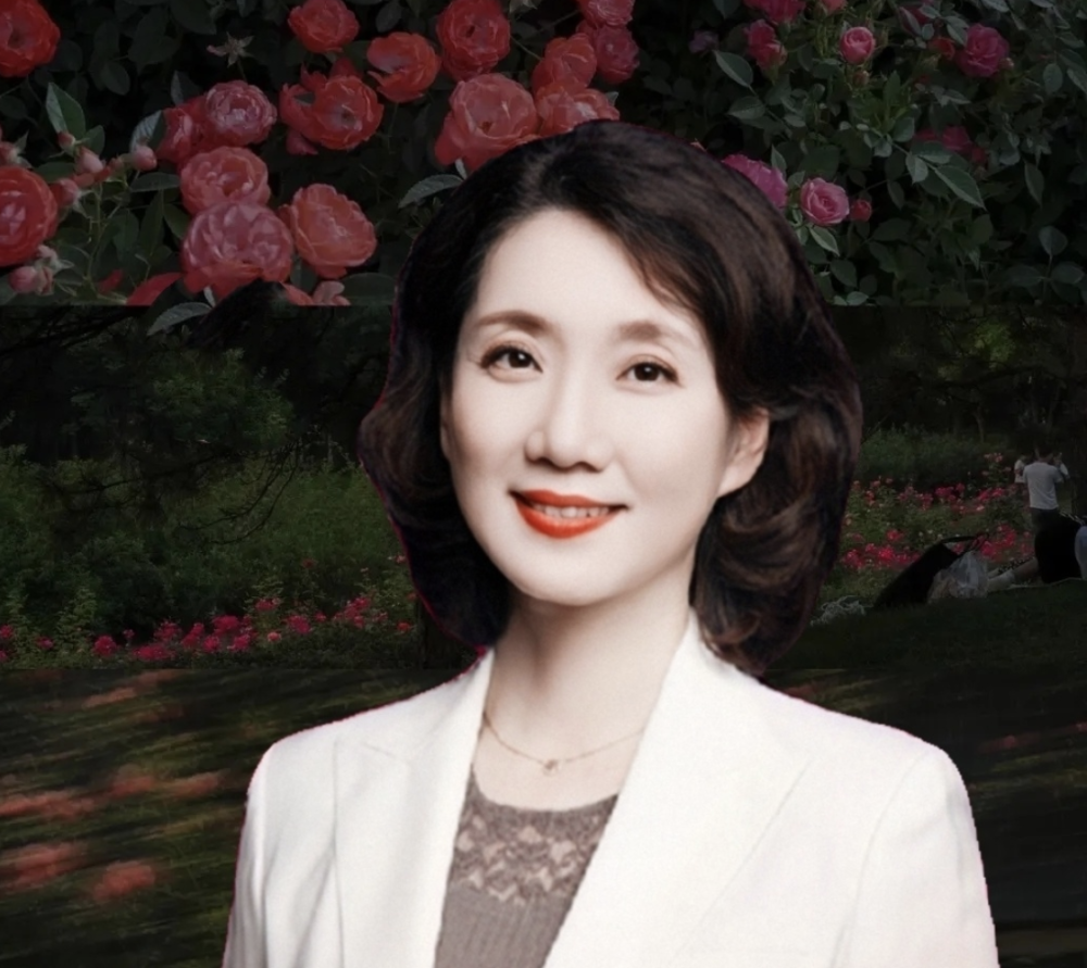 3次高考落榜,两段婚姻无儿无女,央视主播李修平57岁仍是女神_腾讯新闻