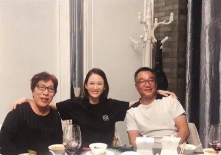 乔任梁|陈乔恩连续4年悼念乔任梁！曾痛哭到要人扶，还替挚友照顾其父母