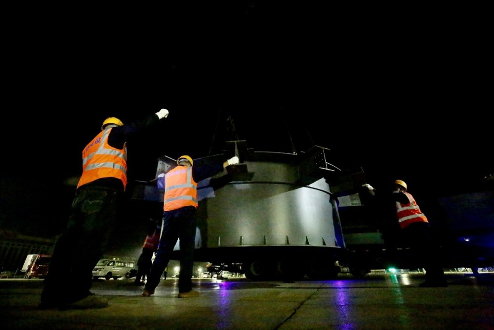 天安门广场|“祝福祖国”大花篮进场，今天凌晨天安门广场是这样