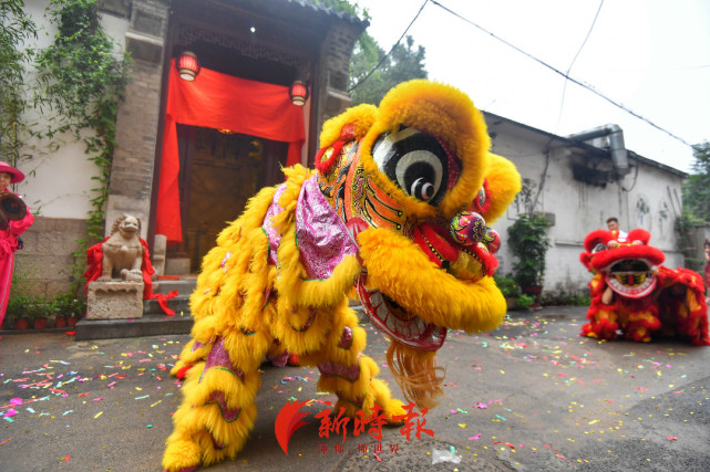 探秘济南舞狮团体：商业浪潮中，“北派舞狮”如何坚守_腾讯新闻