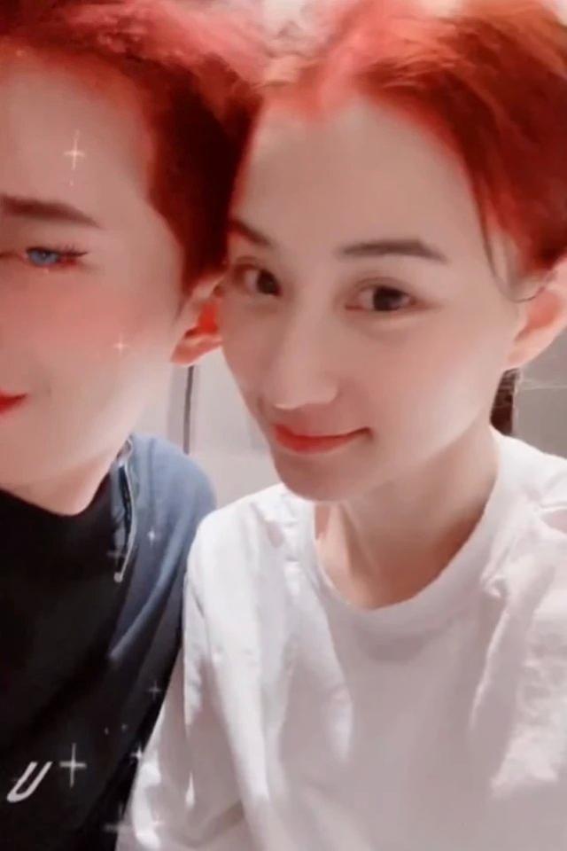 何超莲|窦骁何超莲秀恩爱，网友不催婚却催着窦骁营业，何超莲回应很机智