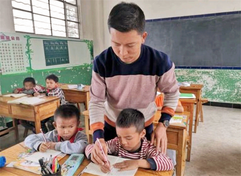 繁体字|1956年我国为扫盲推行简体字，70年后，专家却为何呼吁恢复繁体字