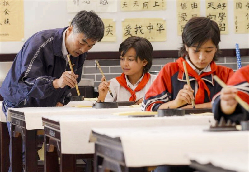 繁体字|1956年我国为扫盲推行简体字，70年后，专家却为何呼吁恢复繁体字