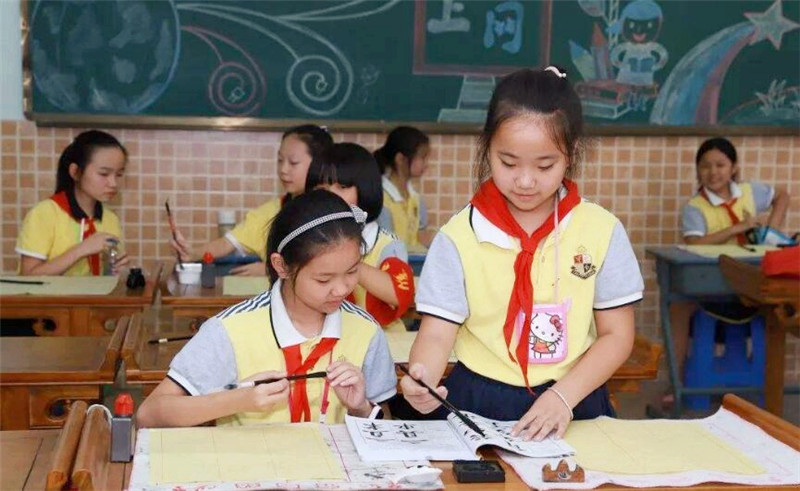 繁体字|1956年我国为扫盲推行简体字，70年后，专家却为何呼吁恢复繁体字