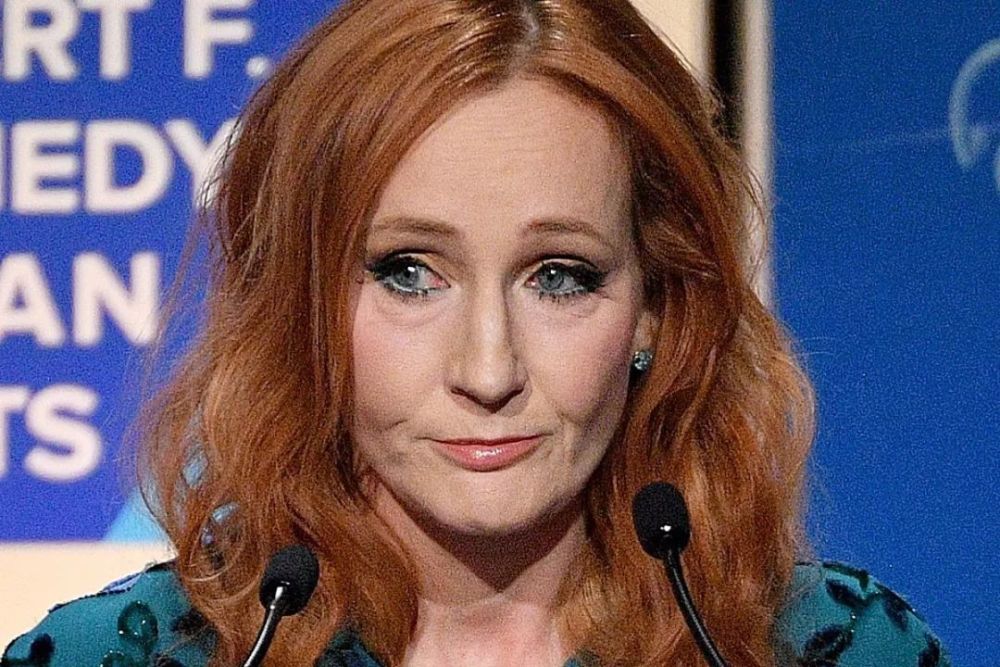 罗琳再被网友怒喷不停!甚至开始诅咒她去死