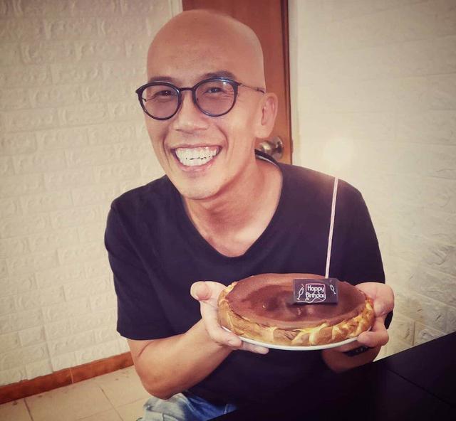 彭怀安|41岁香港男歌手转行当服务员？彭怀安：困难的日子，咬着牙过