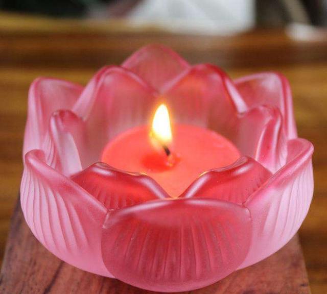 塔罗占卜你想点燃哪一盏佛灯测你心中最重要的人是谁